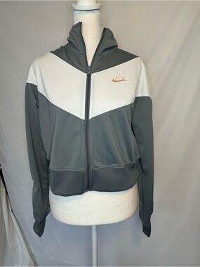 Nike Gray and White Zip-Up Jacket with Piink Stitched Swoosh